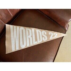 League of Legend Worlds 2022 Semi-Finals Atlanta Exclusive Flag Prize Faker